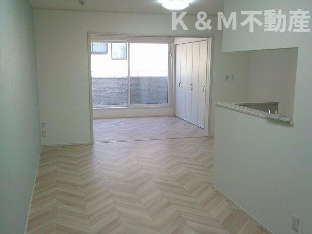 居室・リビング　こちらのリビングで趣味の時間をお楽しみください