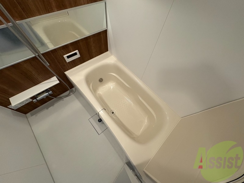 バス・シャワールーム　お風呂になります。一日の疲れを癒してくださいね。