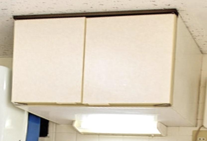 収納　キッチン上部　吊戸棚