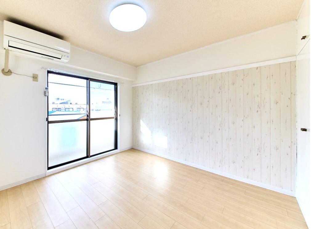 その他設備　木目調　アクセントクロス