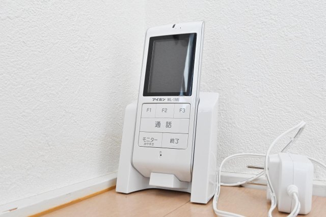 セキュリティ　各部屋モニター付きインターフォンと共用部の防犯カメラで安心