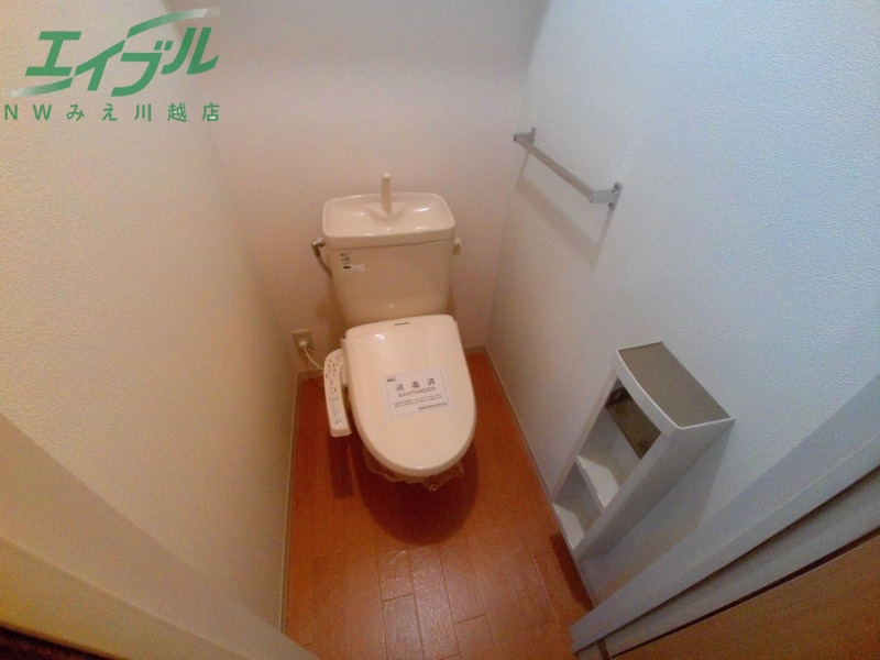 トイレ　同型反転タイプ