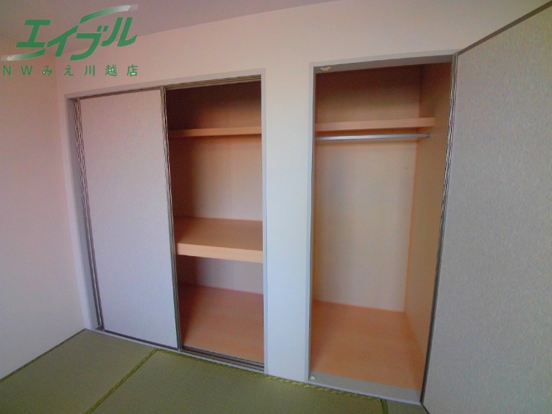 収納　同型反転タイプ