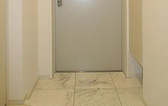 玄関　ロイジェント新橋