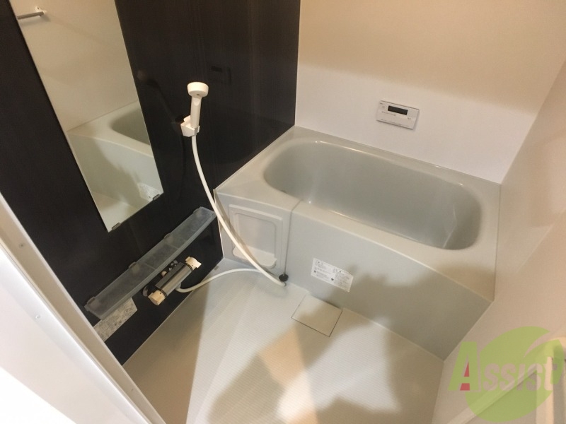 バス・シャワールーム　お風呂になります。一日の疲れを癒してくださいね。