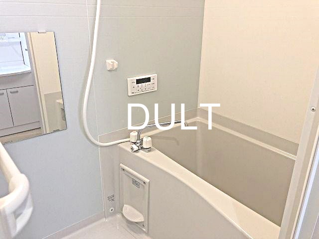 バス・シャワールーム　バスルームです。