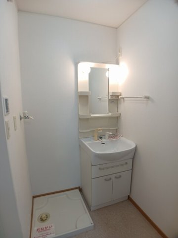 洗面設備　使いやすい洗面所です