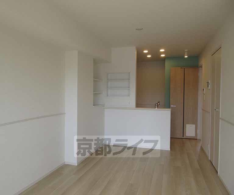 居室・リビング　明るいリビングです