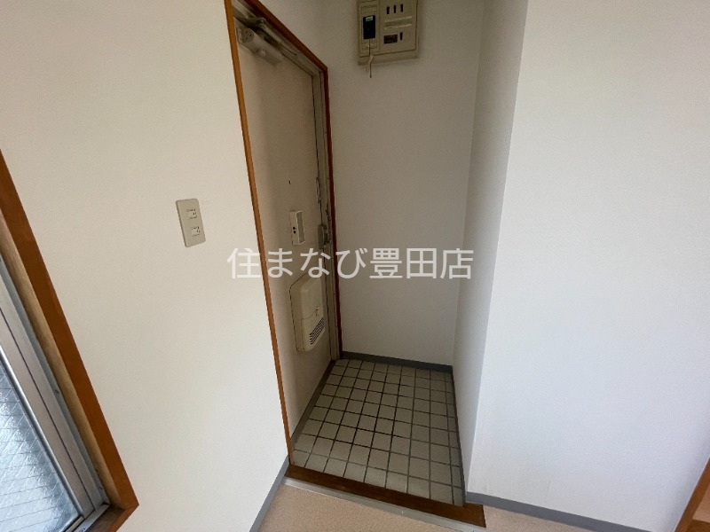 玄関　同型別部屋写真