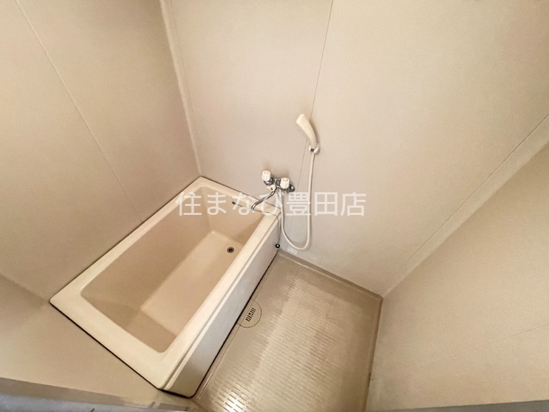 バス・シャワールーム　同型別部屋写真