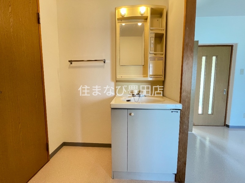 洗面設備　同型別部屋写真