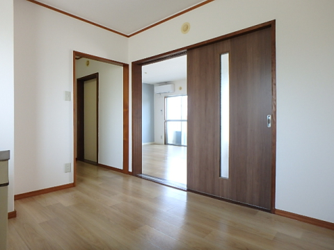 居室・リビング　※写真は他号室です