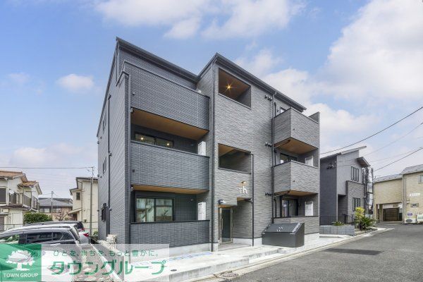 建物外観　駐車場