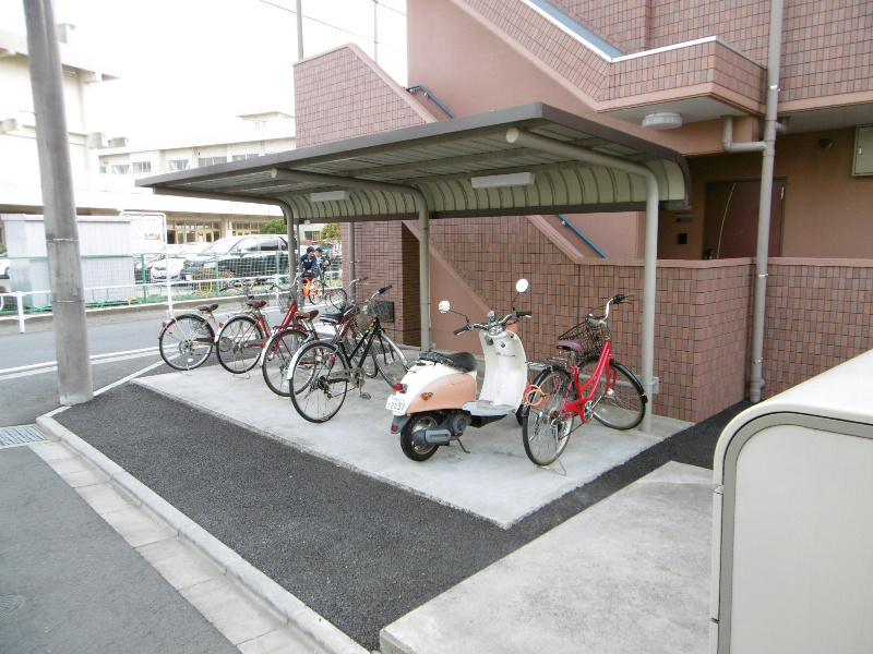 その他共有部分　屋根付き駐輪スペース