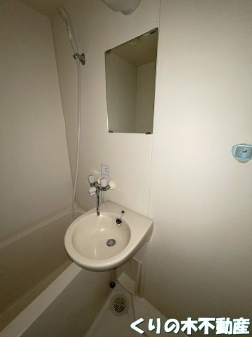 洗面設備　同タイプのお部屋です（現況を優先します）