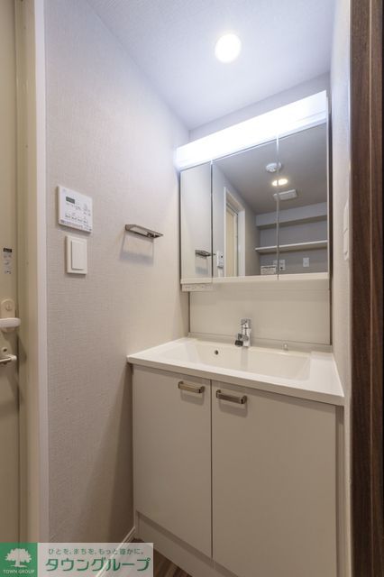 洗面設備　※写真は同タイプ住戸です。