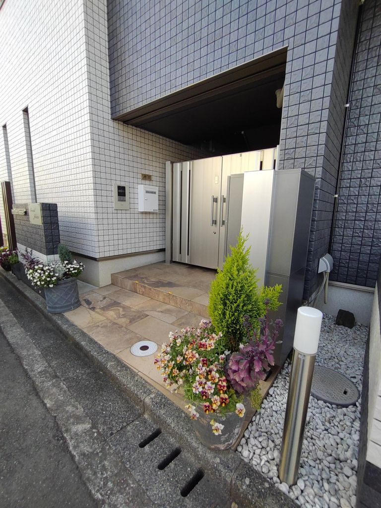 エントランス　バルコニー