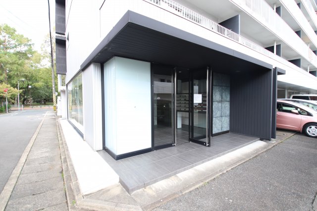 エントランス　清潔なエントランスです