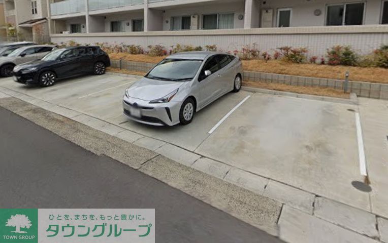 駐車場　駐車場