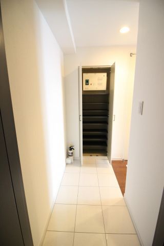 玄関　プルス上十条　北区上十条1