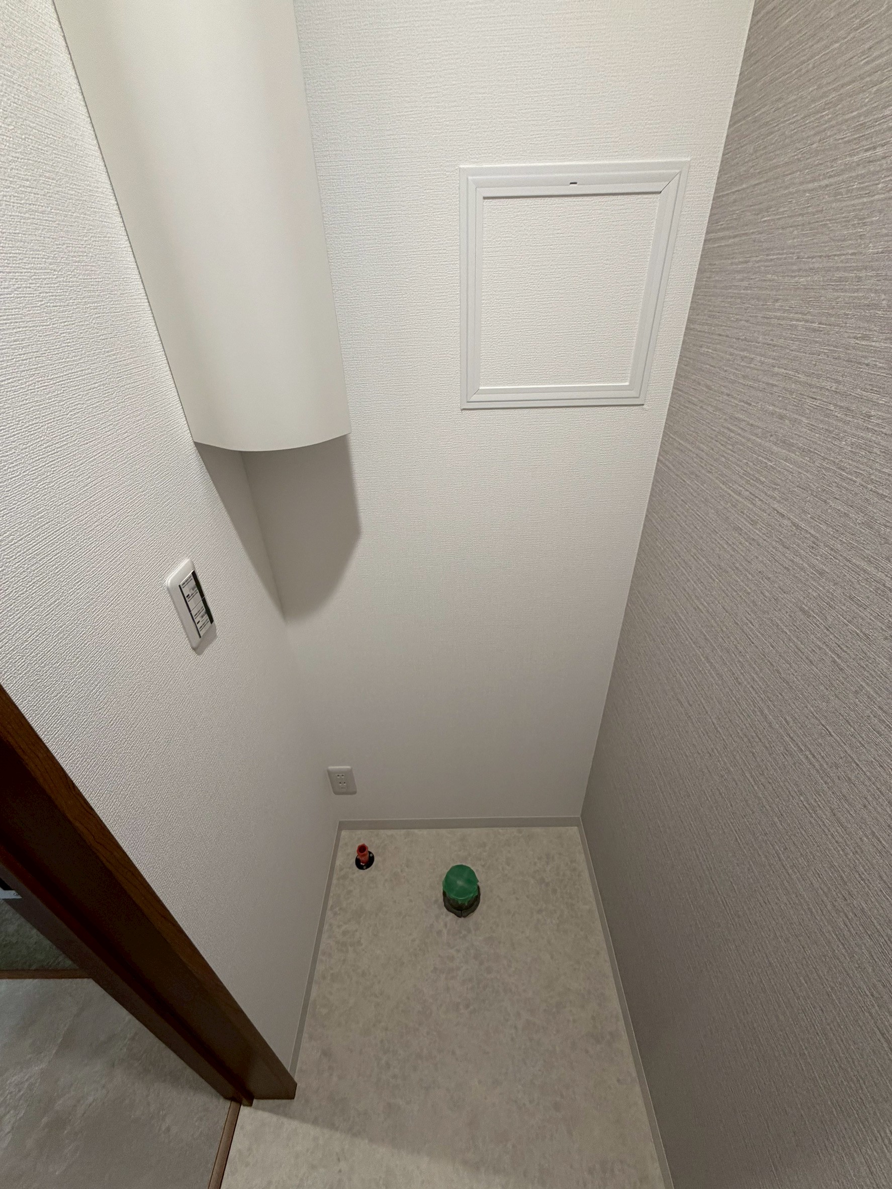 トイレ　便器設置前です