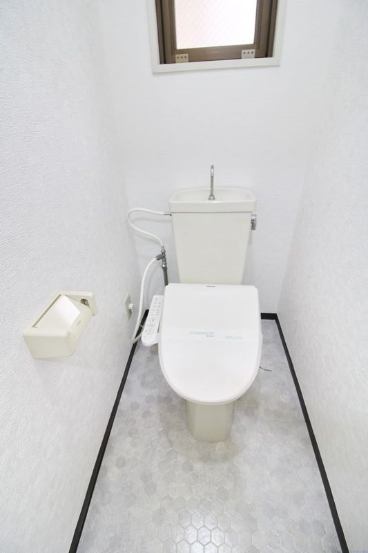トイレ　トイレ　別部屋同タイプ
