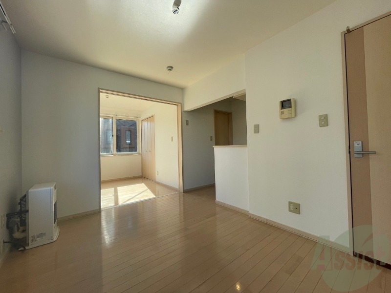 居室・リビング　広くてキレイなお部屋が広がっていて、充実した生活が送れそう。