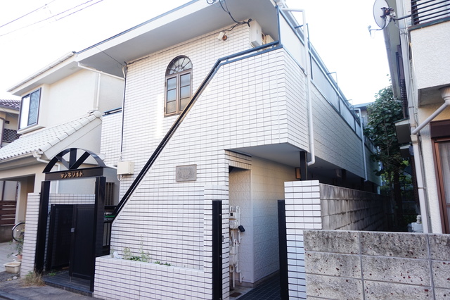 建物外観　中央線「西荻窪駅」より徒歩１３分の好立地です☆