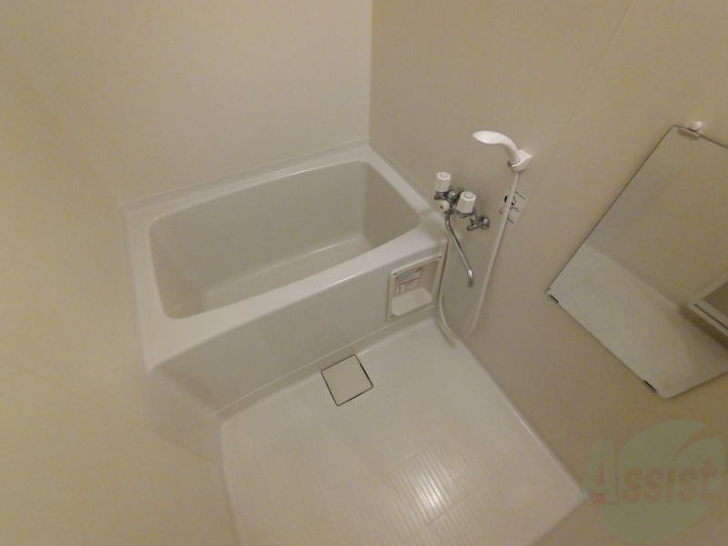 バス・シャワールーム　お風呂です。ゆっくりお風呂につかるのも体に良いですね！