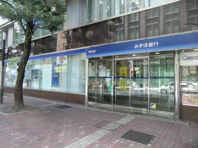 銀行　みずほ銀行川口支店（銀行）まで868m