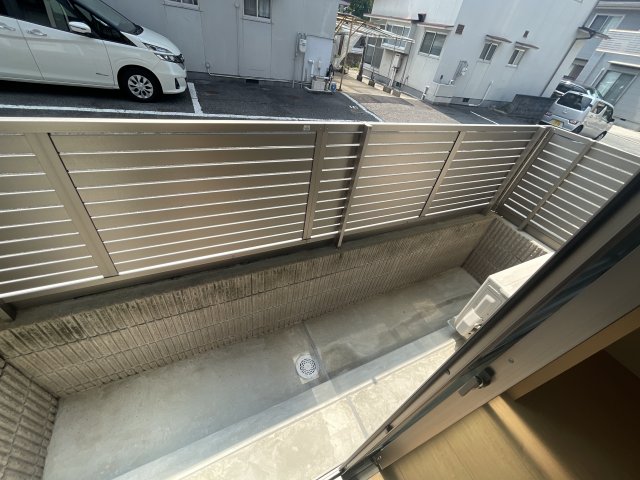 バルコニー　同物件別号室の写真です。