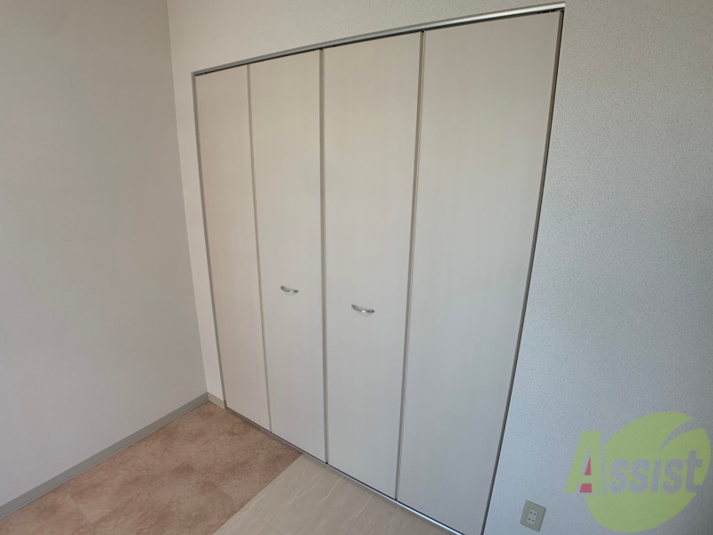 収納　寝室の収納です。部屋がすっきり片付きます。