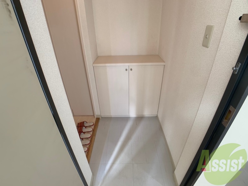 玄関　玄関の様子です。明るい印象ですね。気分もあがりそう。