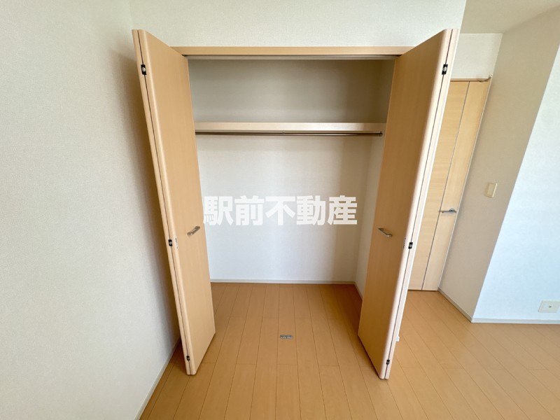 収納　同建物・別部屋反転写真