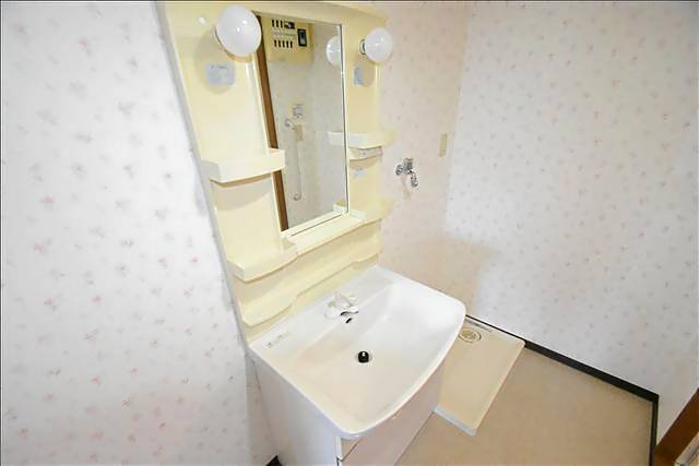洗面設備　独立洗面台です