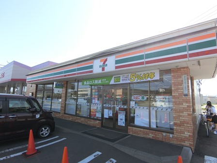 コンビニ　セブンイレブン札幌厚別東5条店（コンビニ）まで689m