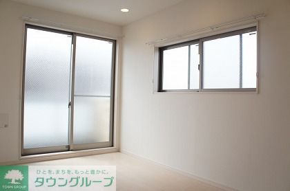 リブリ・滝台の居間写真