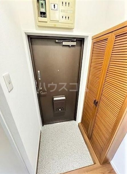 瑞鶯ハイツの玄関写真