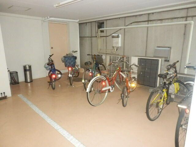 駐車場　駐輪場