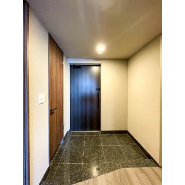 玄関　※写真は同タイプ住戸です。