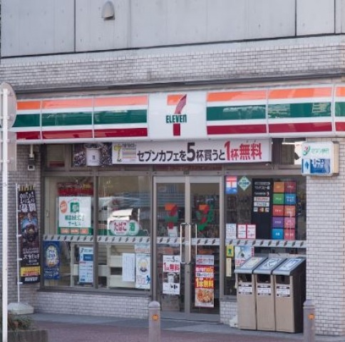 コンビニ　セブンイレブン横浜東神奈川1丁目店（コンビニ）まで221m