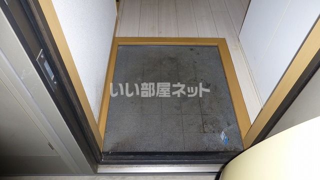 ＪＲ片町線 野崎駅 徒歩8分 2階建 築22年の玄関写真