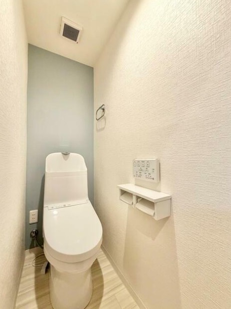 ＪＲ京浜東北線 桜木町駅 徒歩7分 6階建 築52年のトイレ写真