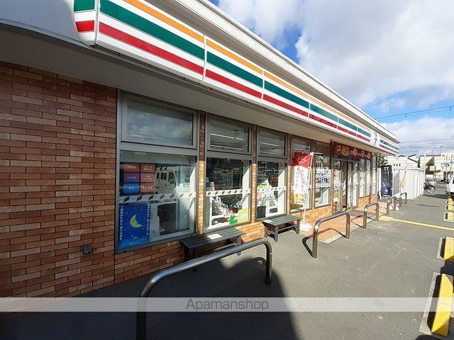 コンビニ　セブンイレブン様（コンビニ）まで442m