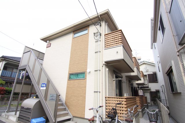 建物外観　2011年完成♪インターネット無料♪