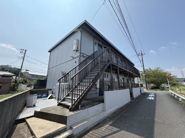 多摩都市モノレール 大塚・帝京大学駅 徒歩8分 築39年