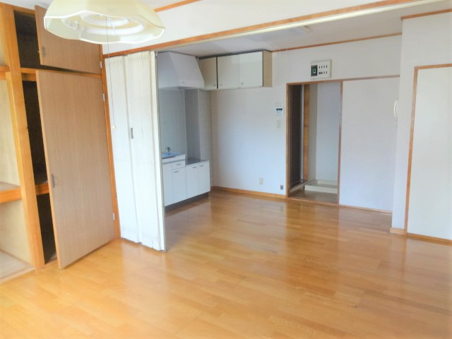 メゾンドール有山の居間写真