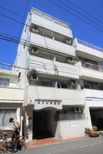 松山市木屋町のマンションの建物外観