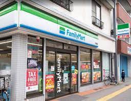 コンビニ　ファミリーマート六義園店（コンビニ）まで327m