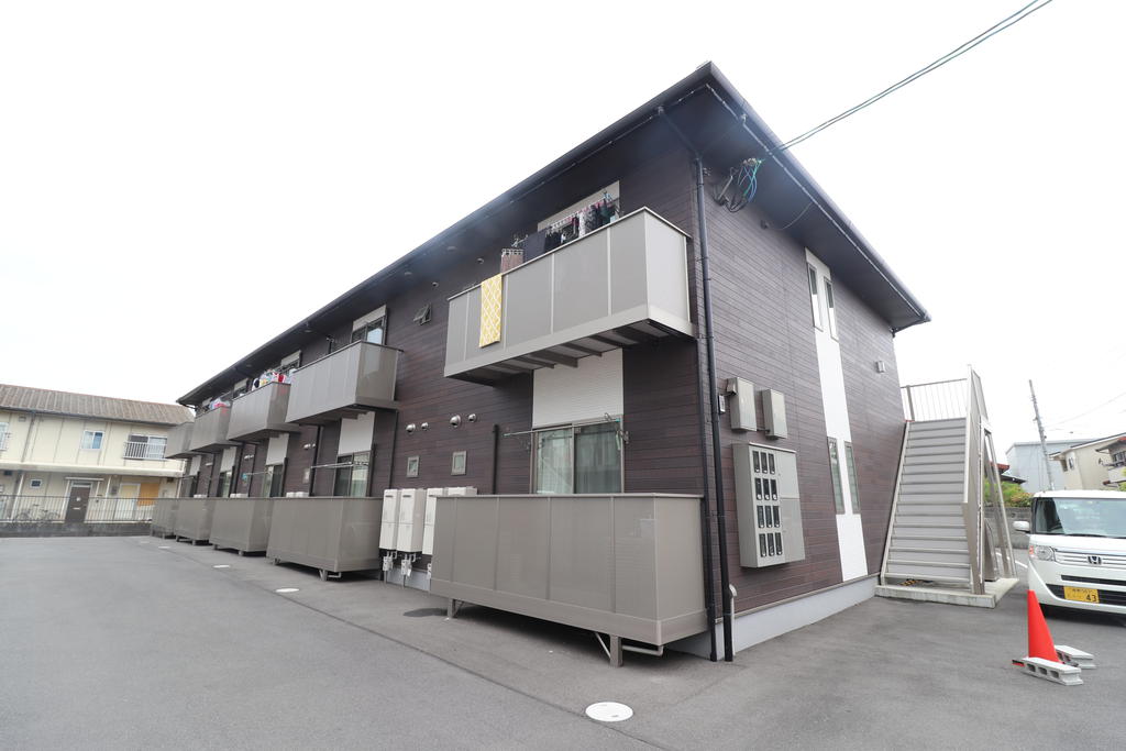 建物外観　新しめの1LDK物件です！